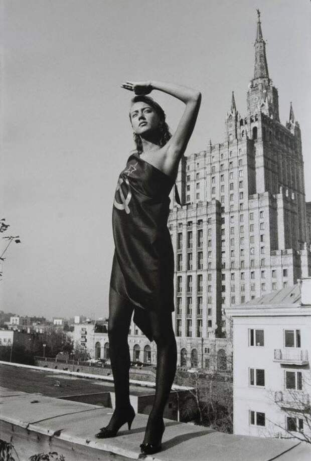 Одна из самых известных работ Борисова, которая стала настоящим символом перестройки, 1987 год звезды, знаменитости, люди, музыканты, певцы, фотограф