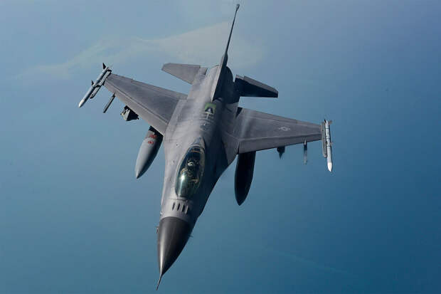 Экс-полковник СБУ Стариков: F-16 ВСУ будут уничтожены, если их не спрятать