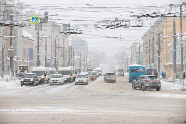 Юрист объяснила, можно ли не выйти на работу из-за непогоды