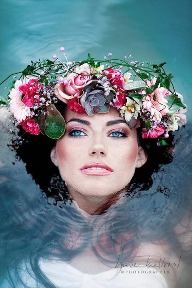 girlsinfloralwreaths16 20 восхитительных девушек с цветочными венками