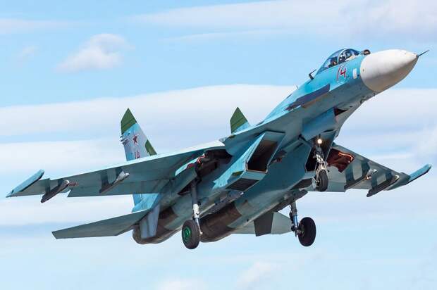 Многоцелевой истребитель-перехватчик Су-27. Источник изображения: 