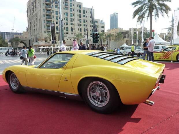Emirates Classic Carshow 2011 в Дубае (95 фото)