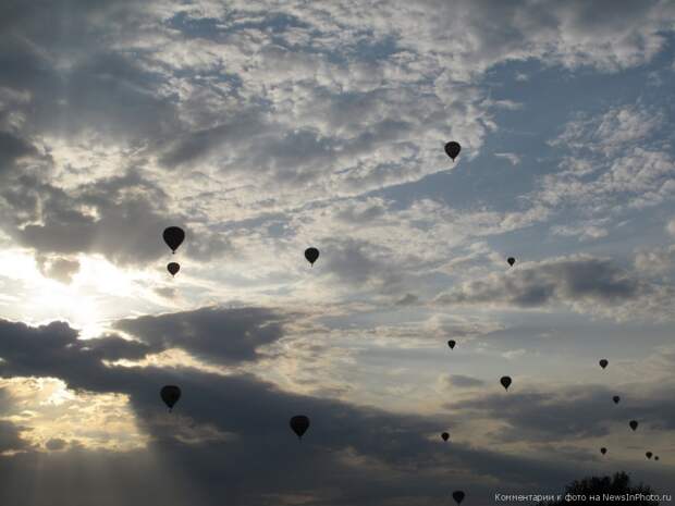 Воздушные шары в небе Франции: 343 шара одновременно! | NewsInPhoto.ru Новости и репортажи в фотографиях (29)