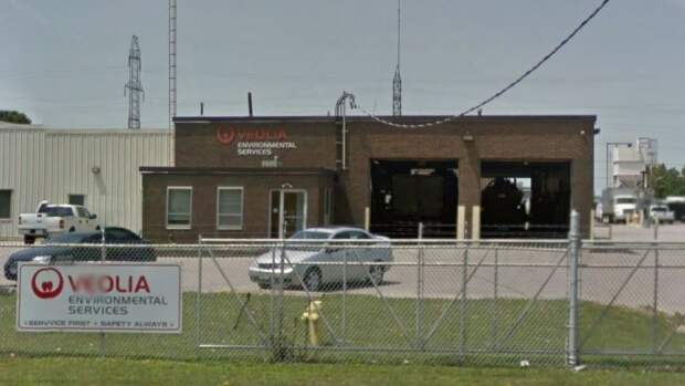 Есть подтвержденные сообщения о промышленном взрыве на месте Veolia Environmental Services в Сарния, Онтарио.
