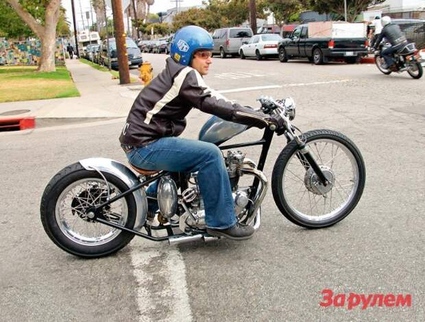 0022_moto_1111_086