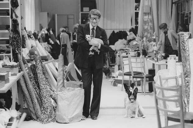 Ив Сен-Лоран в своей студии