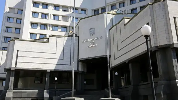 В Киеве проходит митинг против отмены закона о декоммунизации