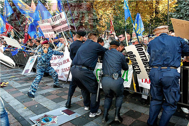 УКРАИНСКИЙ ОБЗОР НЕДЕЛИ: как забрать деньги у чиновника и письма Тимошенко - Паноптикон