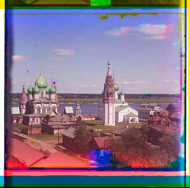 Obshchīĭ vid t︠s︡erkvi Ioanna Zlatousta v Korovnikakh (s melʹnit︠s︡y), s i︠u︡go-zapada. I︠A︡roslavlʹ
