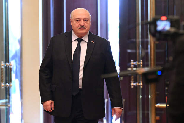 Лукашенко заявил, что не разбирается "в куреве и алкоголе"