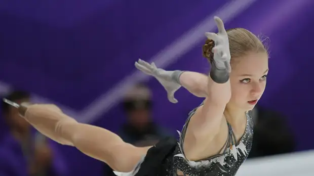 Трусова заявила, что падение перед прокатом короткой программы помогло ей снять напряжение