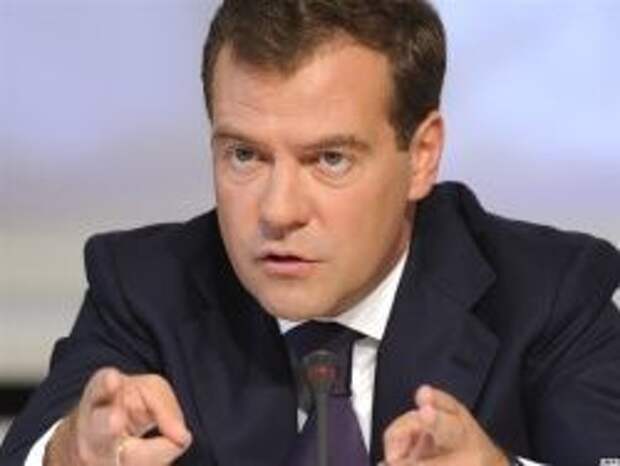 Медведев поручил доработать план спасения "Мечела" Медведев поручил доработать план спасения "Мечела"