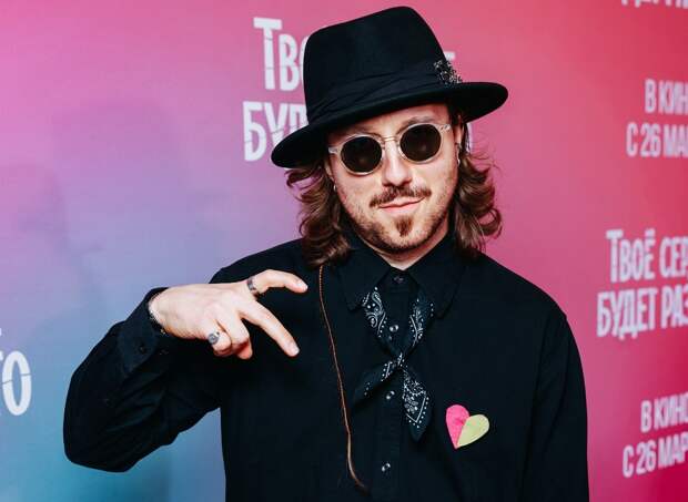 «Кино классное, нужно идти»: Виталик Мишура посетил премьеру «Твое сердце будет разбито»