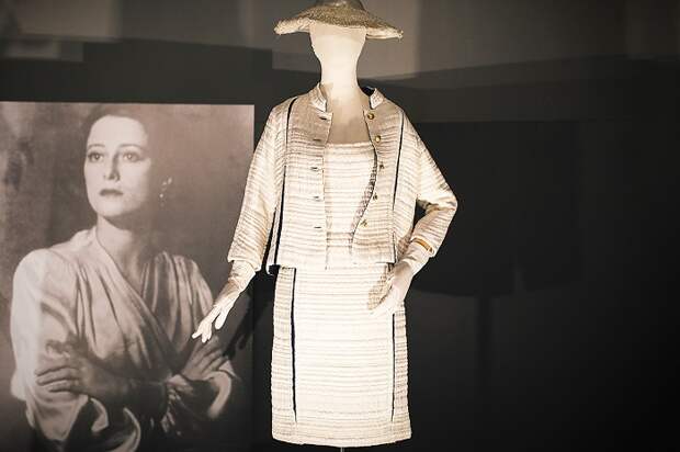 Костюм, который Коко Шанель подарила Майе Плисецкой. / Фото: pinterest.ch Костюм, который Коко Шанель подарила Майе Плисецкой. / Фото: pinterest.ch