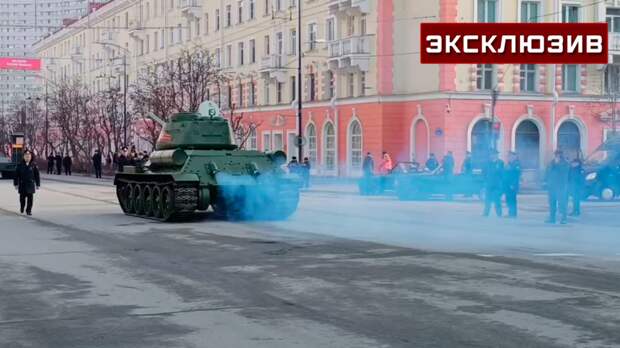 В Мурманске выстроили технику для парада во главе с Т-34