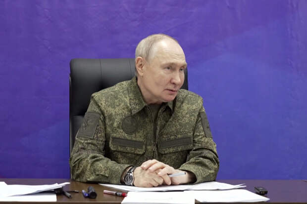 Путин: ВС России хорошими темпами ведут линию безопасности по границе с Украиной