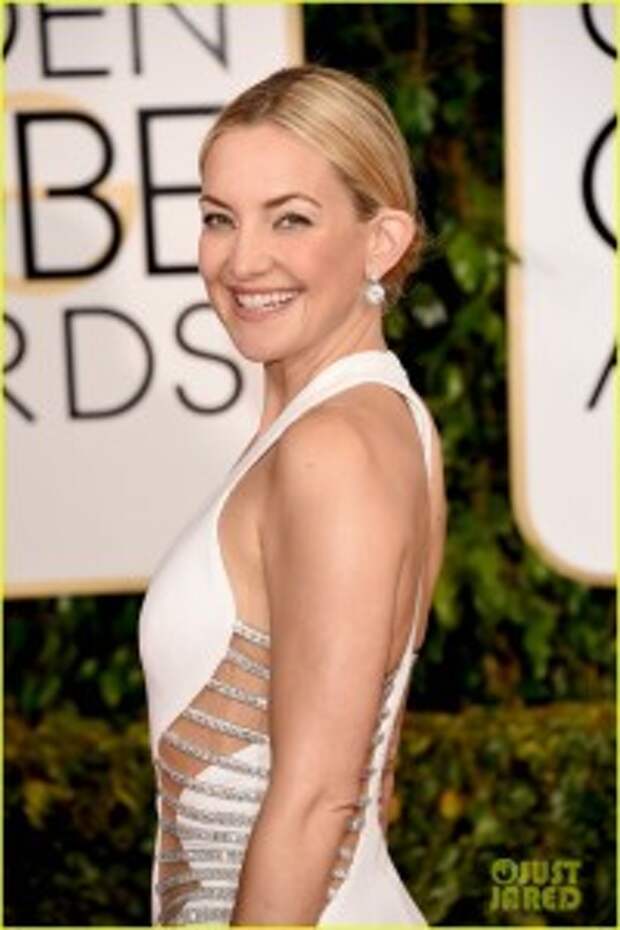 kate-hudson-shows-tons-of-skin-at-golden-globes-2015-02
