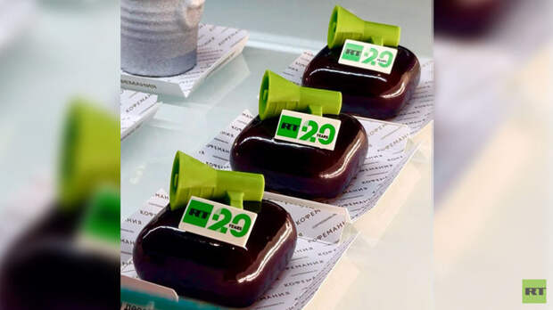 В меню «Кофемании» появился фирменный десерт к 20-летию RT