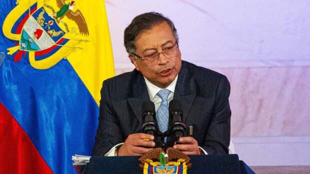 Президент Колумбии объяснил, ради чего летит в США