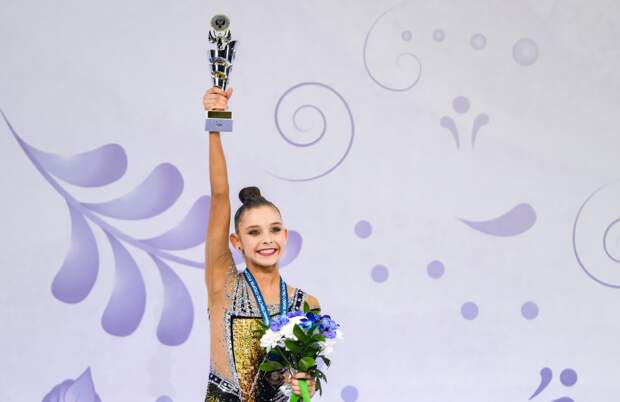 Российскую гимнастку предупредили из-за инцидента с флагом Украины