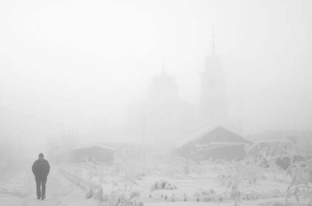 Самая низкая температура в истории поселка составила —71,2 °С.