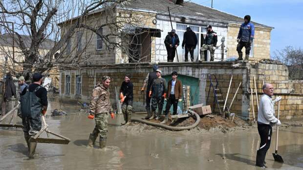 Путин поручил к 20 апреля доложить о ликвидации последствий паводков в Дагестане