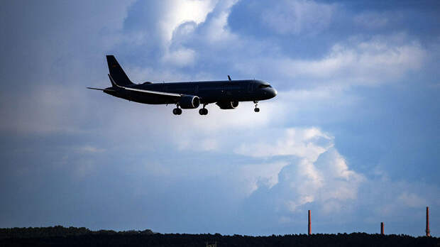Самолет Москва - Оренбург подал сигнал тревоги и резко снизился