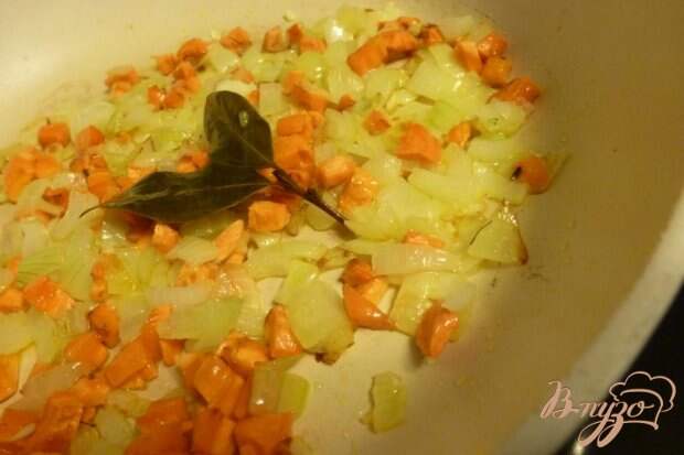Пирог с куриной грудкой и зеленым горошком Пирог с куриной грудкой и зеленым горошком