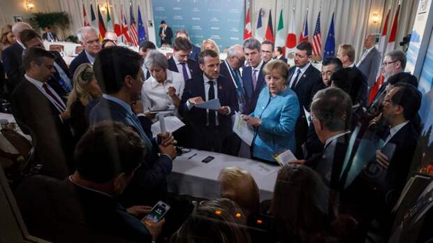 Times: между Германией и США прошла любовь — к радости Джонсона