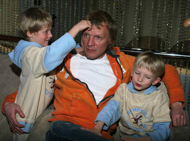 Жена и дети Алексея Серебрякова