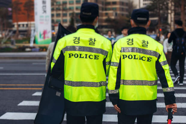 В Сеуле появилась полиция тишины против раздражающих разговоров туристов