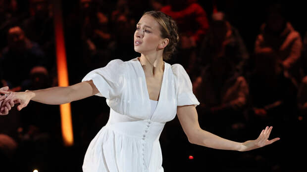 Фигуристку Синицину госпитализировали с порезом ноги после проката на шоу Навки