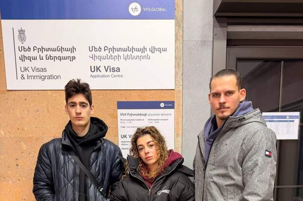 Посол Великобритании Коул высказалась о невыдаче виз Акоповой и Рахманину