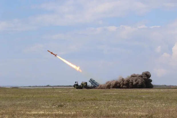 Отбита атака украинской противокорабельной ракеты по кораблям Черноморского флота в бухте Севастополя