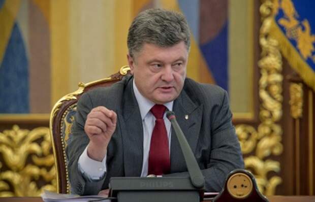 Порошенко выступает против введения военного положения на Украине Порошенко выступает против введения военного положения на Украине