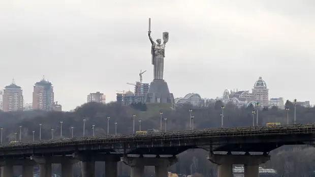 Власти Канады призвали граждан покинуть Украину из-за угрозы обострения ситуации