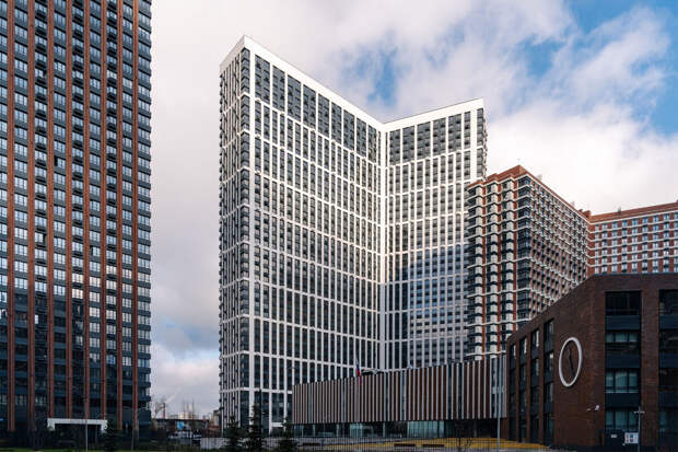 В московском ЖК от "Донстроя" жители остались без лифтов из-за прорыва трубы